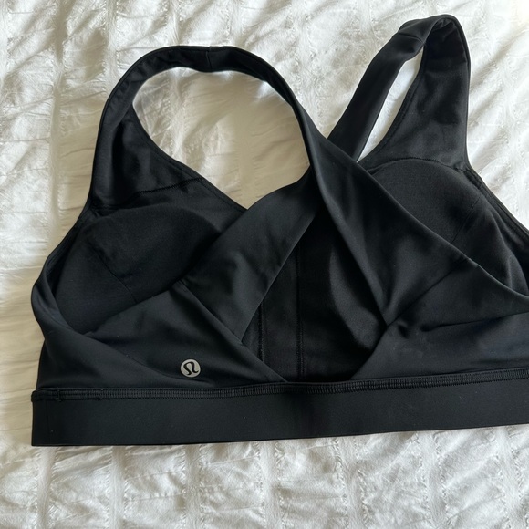 Size 10 Lululemon bra with padding - Picture 1 of 2
